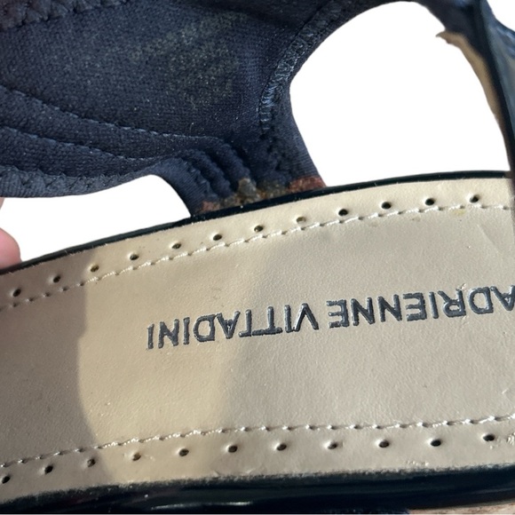 ADRIENNE VITTADINI 'Clint' Wedge Sandal, Navy. Size 10. - Picture 2 of 5